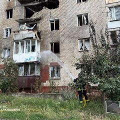 Порушена багатоповерхівка в Ізюмі