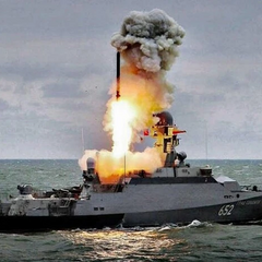 Російський ракетоносій у Чорному морі