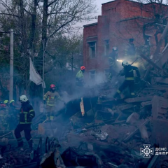 Mass attack on Dnipro: house destroyed