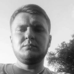 Український волейболіст Андрій Романов на полі