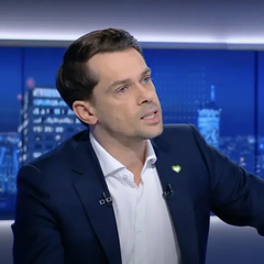 Польський урядовець розмовляє з українськими представниками