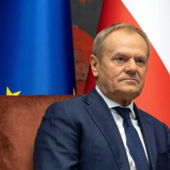 Туск скасував закриття неба для Зеленського