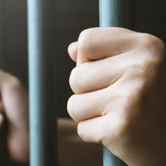 Чоловік зірвав прапор України