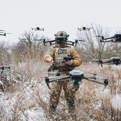 Изображение боевых дронов в зоне боевых действий