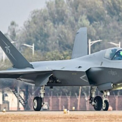 Китайский стелс-истребитель J-35