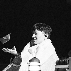 Прапор Австрії з переможними кульками Євробачення-2025