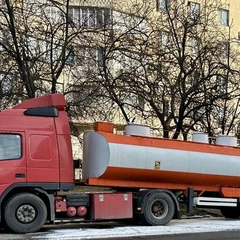 Засклення затемнює вікно у вантажівці