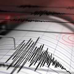 Зруйнована будівля через землетрус