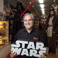 Журналист с невероятной коллекцией