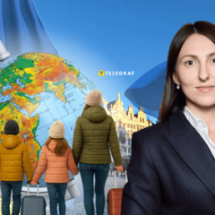 Календарь с надписью '2027' и украинским флагом