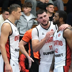 Bobrov scored 14 points in the Romanian basketball championship game