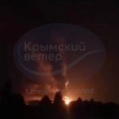 Горящая нефтебаза ночью в Крыму