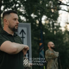 Спецоперація у басейні з дельфінами
