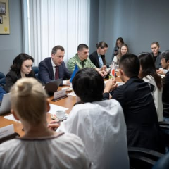Japanese vice president arrives in Ukraine