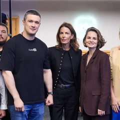 Логотип Google та український прапор