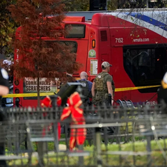Агент ФБР затримує чоловіка після стрілянини