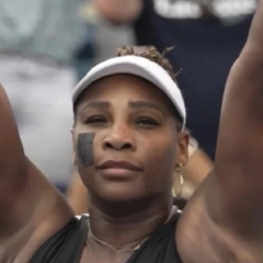 Serena Williams on the Wimbledon court