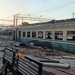 Атака на Лозову: моторошні кадри наслідків