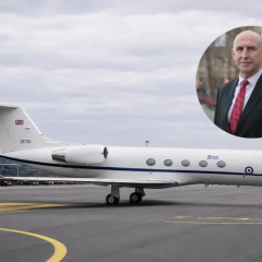 Aircraft with UK Defense Minister