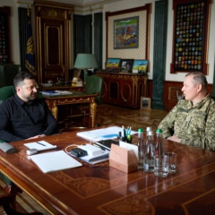 Зеленський зустрівся із командиром полку дронів