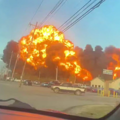 Літак розбитий на частини