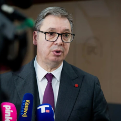 Президент Сербии на фоне протестов