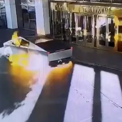 Слідчі з'ясували причину вибуху Tesla