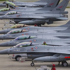 Нідерланди передадуть Україні літак F-16: військова угода