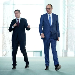 Merkel to lead EU talks on war