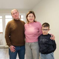 Internally displaced family with disability received keys to a new accessible apartment