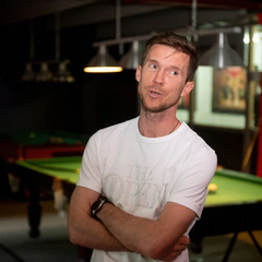 Реклама з футболістом Глєбом на перехресті