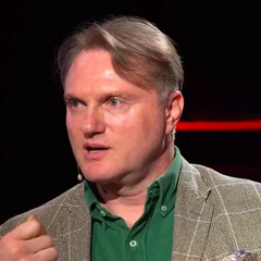 Євген Рибчинський з дружинами і дітьми