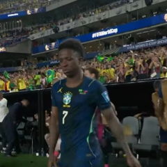 Photo of Vinicius Junior and Ronaldinho at World Championships