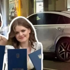 Пострадавшие девушки и водитель после ДТП