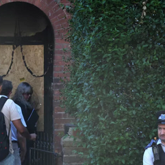 Українець підозрюється у підпалах прем'єра Британії