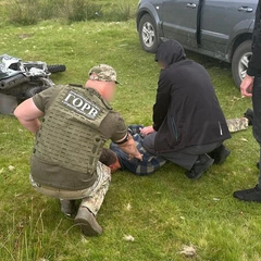 Мотоцикл вместо пропуска: уехали за границу