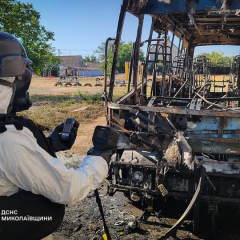 Взрыв автобуса после обстрела