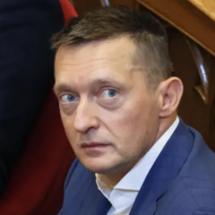 Банківські перекази на мільярди форинтів