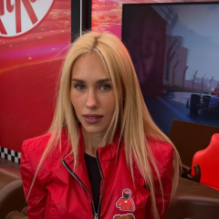 Даша Квіткова виміряла вагу на веб-камеру