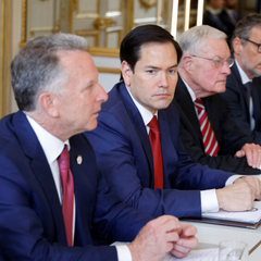 Rubio and Whitcoff at negotiations