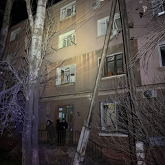 Поврежденная теплотрасса в результате удара
