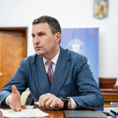Политик Никушор Дана после победы на выборах
