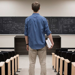 Випускники виїжджають за кордон