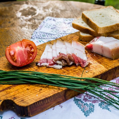 Где купить вкусное сало и курятину?