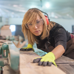 Пошук роботи для українців різного віку