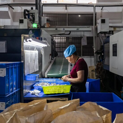 Товары из Китая падают в цене