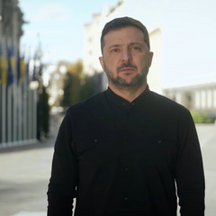 Зеленський біля мікрофону на пресконференції