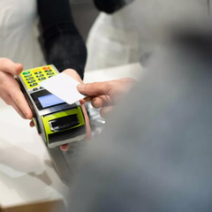 Деньги в кошельках