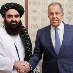 Российский, китайский и индийский флаги с Талибаном