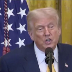 Трамп різко критикує Україну